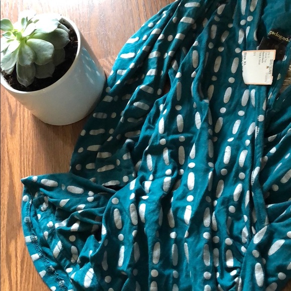 NWT ⭐️ silver and teal dressy top - Picture 2 of 4